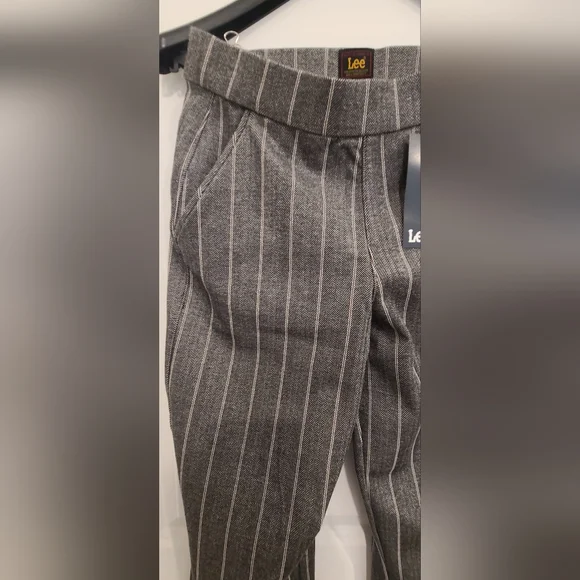 Brand New Lee Women’s Comfort Waist Pull-On Bootcut Pants - Picture 3 of 10